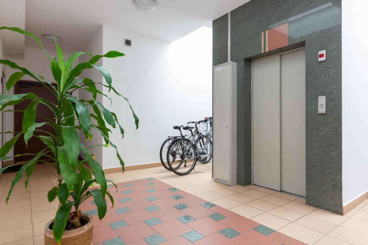 Apartments Chelmonskiego Warsaw Ursus By Noclegi Renters Экстерьер фото